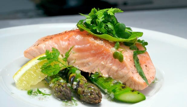 锡纸烘焙挪威三文鱼配烤芦笋